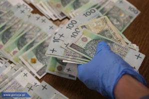 Konwojent włamywał się do bankomatów. Ukradł 300 tysięcy złotych! 