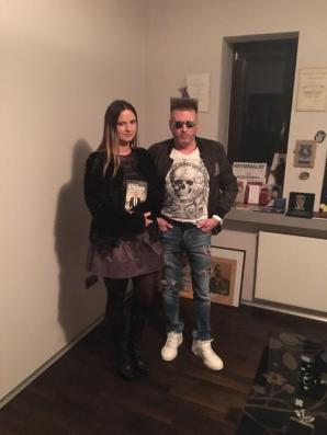 Nakłanianie do prostytucji, nielegalny handel alkoholem i papierosami na linii Polska - Anglia? Rutkowski bierze pod ochronę Martę, która nie może poradzić sobie z gnębiącym ją Robertem K. 