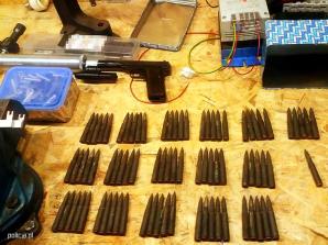 [VIDEO] Warszawa: Granaty, broń i amunicja. Policjanci przejęli spory arsenał