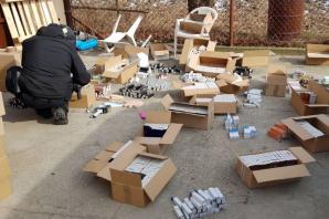 [VIDEO] Funkcjonariusze Policji i KAS zlikwidowali linię produkcyjną i magazyn z podrobionymi perfumami