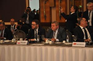 Wicemin. Bartosz Cichocki na Szczycie Państw Inicjatywy Środkowoeuropejskiej. To Albania, Białoruś, Bośnia i Hercegowina, Bułgaria, Chorwacja, Czarnogóra, Czechy, Macedonia, Mołdawia, Polska, Rumunia, Serbia, Słowacja, Słowenia, Ukraina, Węgry i Włochy