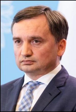 [VIDEO] TOGI BEZ SUMIEŃ: W Koszalinie niewinnego chcą karać, a przestępcę na wolność wypuszczać. Prokurator Rejonowa Maria Joanna Kociubińska umywa ręce