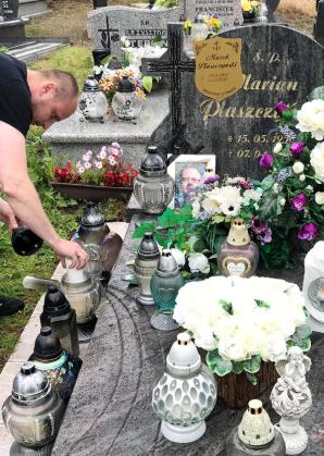 [VIDEO] -Our brother, 37-year-old Marek, found dead in Dublin. Date of death not true and after a visit by the Irish Police (Garda) the safe and 44,000 euros were missing! - the shocked family is alarming