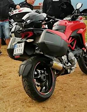 [VIDEO] Zuchwała kradzież motoru w Kamiennej Górze. Biuro Rutkowski oferuje 5000 zł nagrody za wskazanie sprawców!