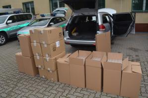 Funkcjonariusze z Placówki SG w Sejnach zabezpieczyli kontrabandę wartą blisko 163 tys. zł. Nielegalne papierosy przewoził samochodem osobowym 32-letni obywatel Litwy.
