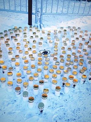 [VIDEO] Zapaliliśmy świecę przed Ambasadą Szwecji w Warszawie sprzeciwiając się zbrodniczej polityce tego kraju odbierającego dzieci naturalnym rodzicom! [PL/SE]