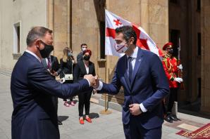 [VIDEO] Tbilisi. Polityczne rozmowy z władzami Gruzji [PL/EN]