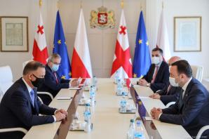 [VIDEO] Tbilisi. Polityczne rozmowy z władzami Gruzji [PL/EN]