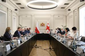 [VIDEO] Tbilisi. Polityczne rozmowy z władzami Gruzji [PL/EN]