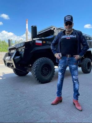 [VIDEO] Wóz pancerny o wartości 3 milionów zł. Biuro RUTKOWSKI podjęło decyzję o zakupie „POTWORA”!