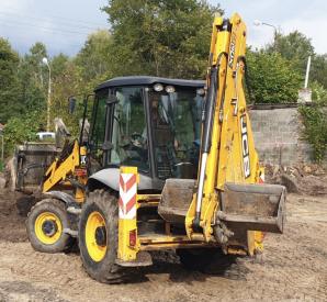 Kradzież koparki i zagęszczarki w Starych Babicach. Maszyn poszukuje KRZYSZTOF RUTKOWSKI