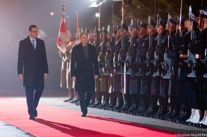 Zmiana rządu w Niemczech to otwarcie nowego rozdziału relacji polsko-niemieckich. Warszawa, po Paryżu i Brukseli, była trzecim punktem na mapie wizyt szefa niemieckiego rządu 