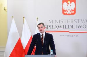 Kwestionowanie prymatu Konstytucji RP w Brukseli to zamach na polską suwerenność