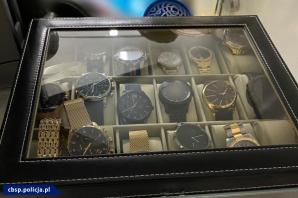 [VIDEO] Kolejne uderzenie w gang przemytników papierosowych. Wielomiesięczna współpraca funkcjonariuszy CBŚP, KAS z brytyjskim oficerem łącznikowym HMRC w Warszawie