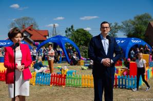 [VIDEO] Premier w Gminie Raszków: Dla naszego rządu, rodzina jest w sercu naszej polityki
