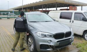 Na Ukrainę Ukraińcy samochodami z Włoch, Libanu i Andory nie dojechali