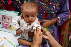 W Pakistanie czas na ratowanie życia dzieci się kończy