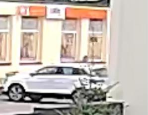 [VIDEO] RUTKOWSKI W AKCJI: Bezczelna kradzież w biały dzień: 600 tysięcy złotych skradziono w Grabicy. Załamana pokrzywdzona prosi Krzysztofa Rutkowskiego o pomoc. Jest nagroda - 10 tys. EURO