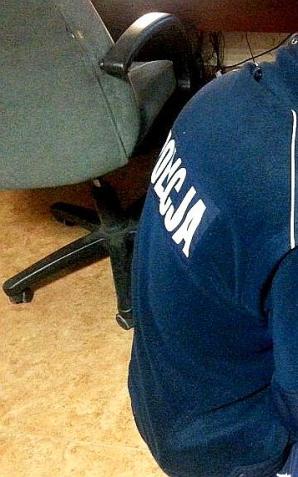 Szybka reakcja policjantów sprawiła, że prezenty w porę trafiły pod choinkę