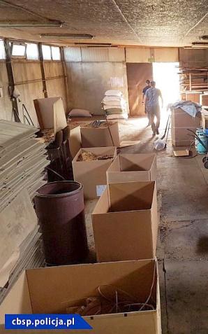 [VIDEO] CBŚP: Wprowadzili na rynek 150 ton tytoniu. 13 osób zatrzymanych! 