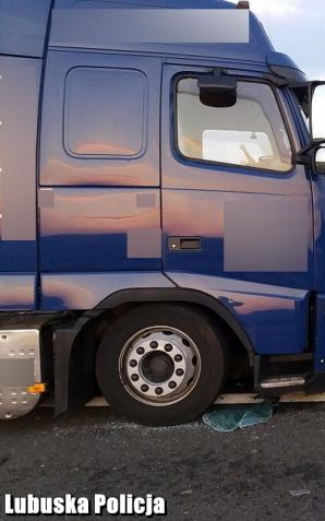 Czołowe zderzenie na trasie S3. Nietrzeźwy mężczyzna z zakazem kierowania wjechał „pod prąd”