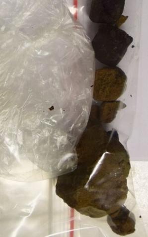 Dzielnicowi zatrzymali mężczyznę podejrzanego o posiadanie narkotyków oraz substancji psychotropowych