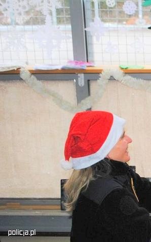 Świąteczne działania charytatywne policjantów XXX rotacji Jednostki Specjalnej Polskiej Policji w Kosowie