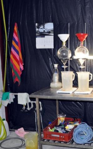 Zlikwidowane laboratorium do produkcji amfetaminy i materiałów wybuchowych - wspólnie działania dolnośląskich i piotrkowskich policjantów