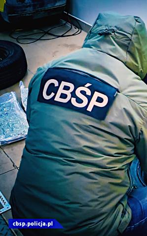 [VIDEO] Narkotyki ukryli w oponach pojazdów dostawczych z Hiszpanii – mogli przemycić 48 kg marihuany. 