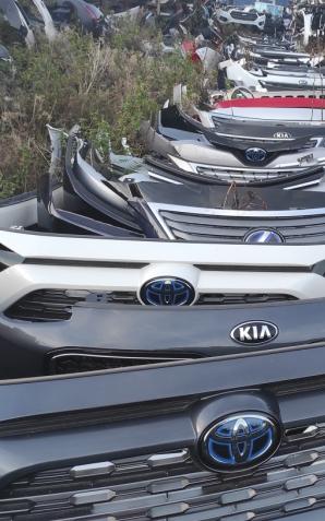 Samochodowe „dziuple” z częściami wartymi miliony