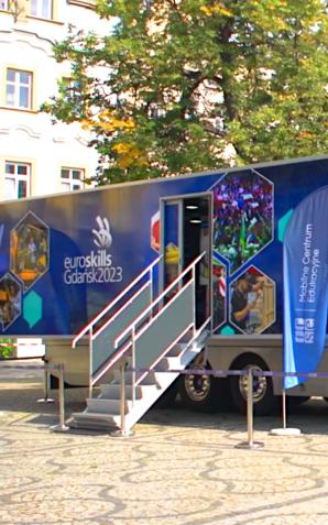 [VIDEO] Rośnie popularność kształcenia zawodowego. Wybiera je już ponad połowa absolwentów podstawówek