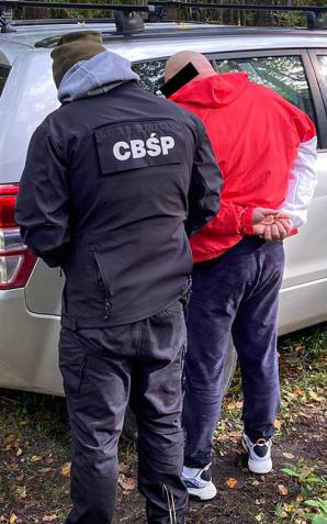 Sprzedał, sprzedał lecz przyniesie. Ma schowane w lesie