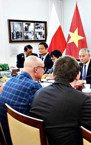 Wiceprzewodniczący Zgromadzenia Narodowego Wietnamu Tran Quang Phuong w Senacie