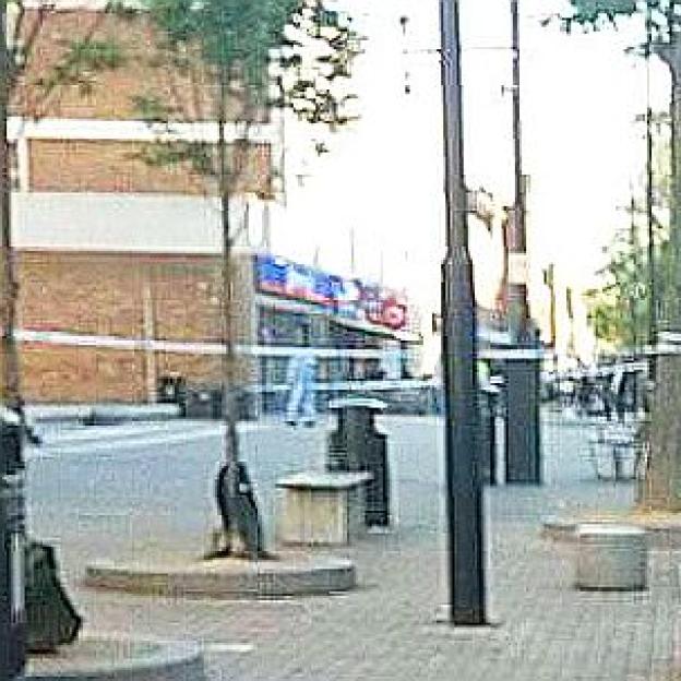 Londyn: 30-letni Polak znaleziony martwy przy centrum handlowym w dzielnicy Hounslow