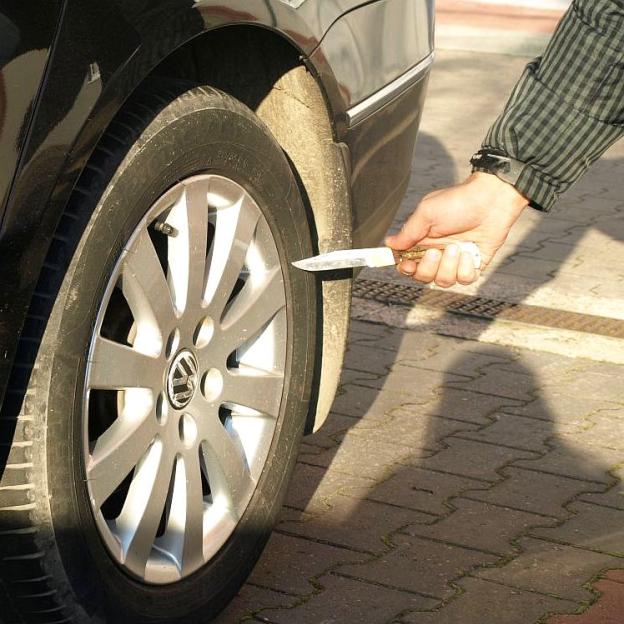 Gruzini okradali „na kolec” – zatrzymani przez Policję trafili do aresztu