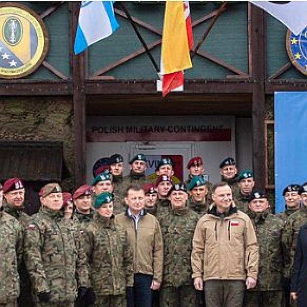 [VIDEO] Prezydent i Szef MON w Bośni i Hercegowinie: Udział w misjach to dowód profesjonalizmu Wojska Polskiego