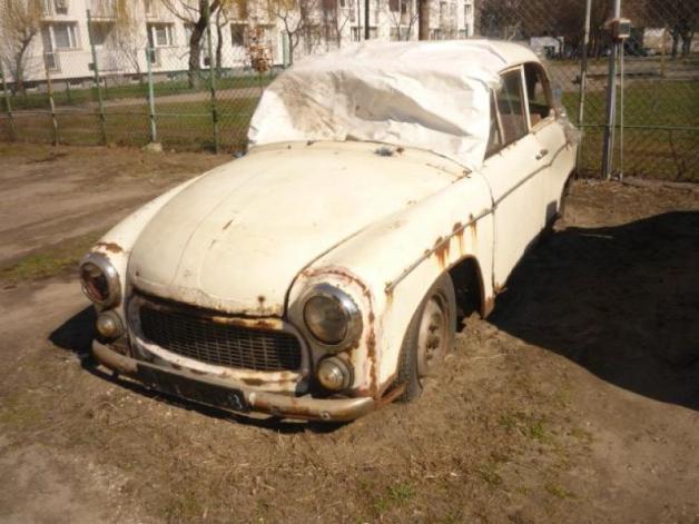 Mniej wraków na ulicach Warszawy. Odholowano blisko 2,5 tysiąca