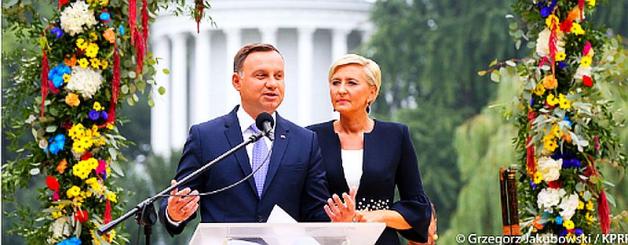 [VIDEO] W Polsce i 26 krajach na całym świecie rozpoczęło się Narodowe Czytanie 