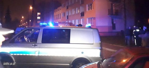 Łódź: Pojechali udzielić pomocy, sami odnieśli obrażenia. Podejrzewany o wytworzenie wybuchowych substancji zatrzymany