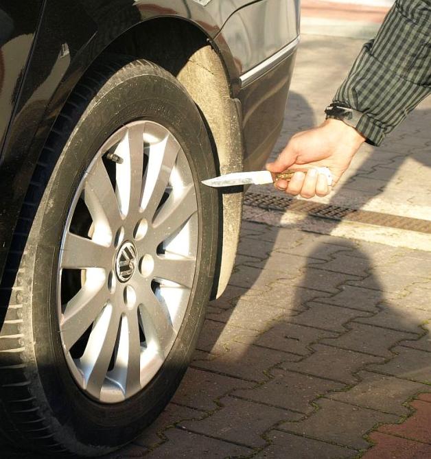 Gruzini okradali „na kolec” – zatrzymani przez Policję trafili do aresztu