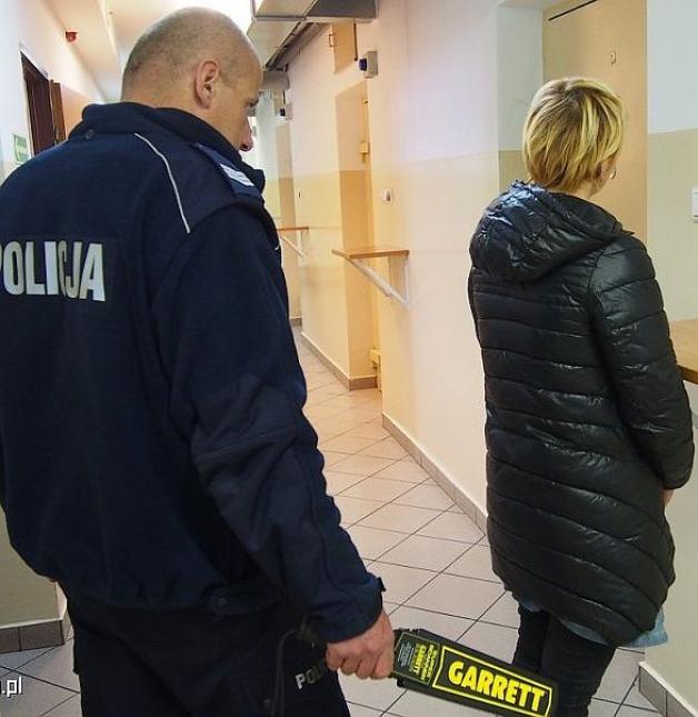 Żona Ukrainka sprzątała „biżuterię”, a mąż sprzedawał „fanty”