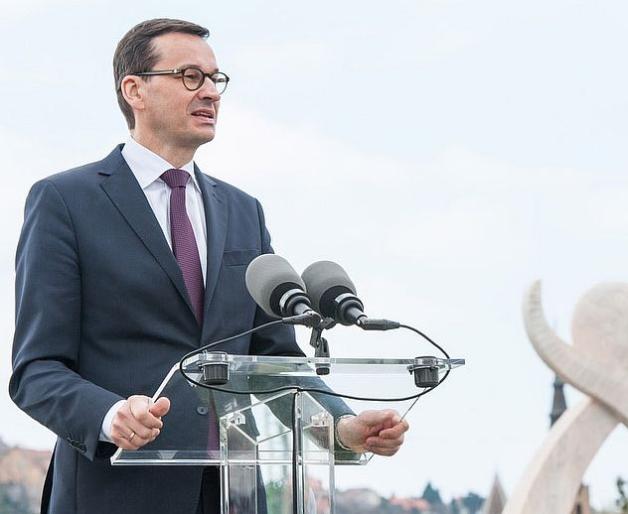 Premier Mateusz Morawiecki: Nie można zrozumieć współczesnej historii Polski bez zrozumienia tej straszliwej katastrofy, jaką była katastrofa smoleńska