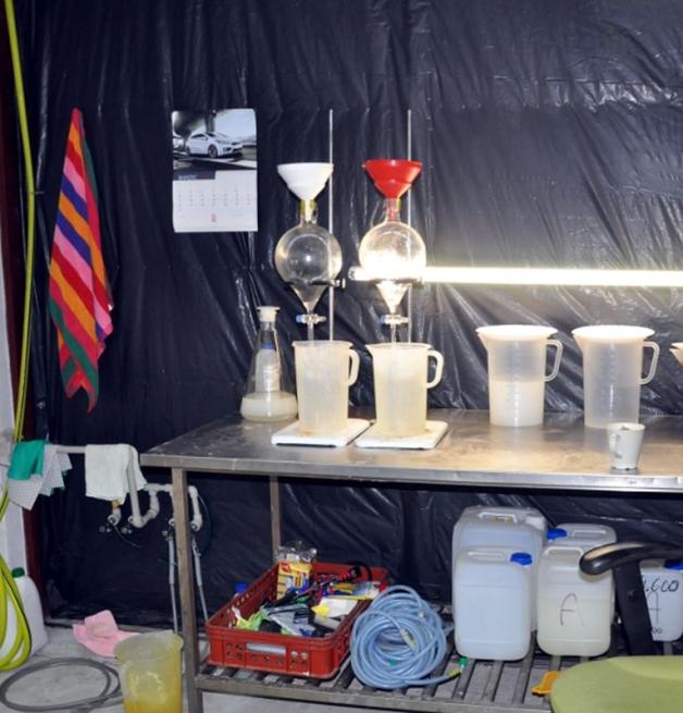 Zlikwidowane laboratorium do produkcji amfetaminy i materiałów wybuchowych - wspólnie działania dolnośląskich i piotrkowskich policjantów