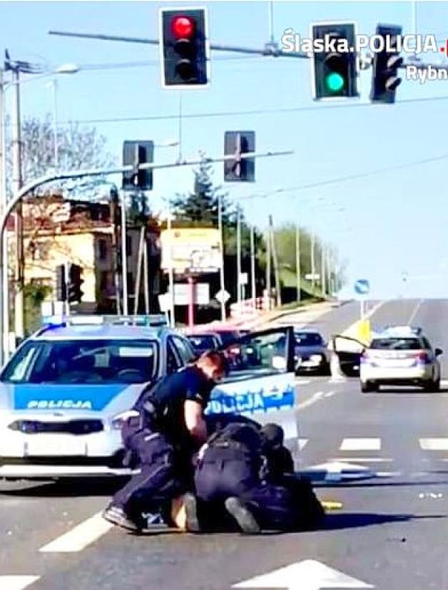 Groził Policjantom, że ich pozabija