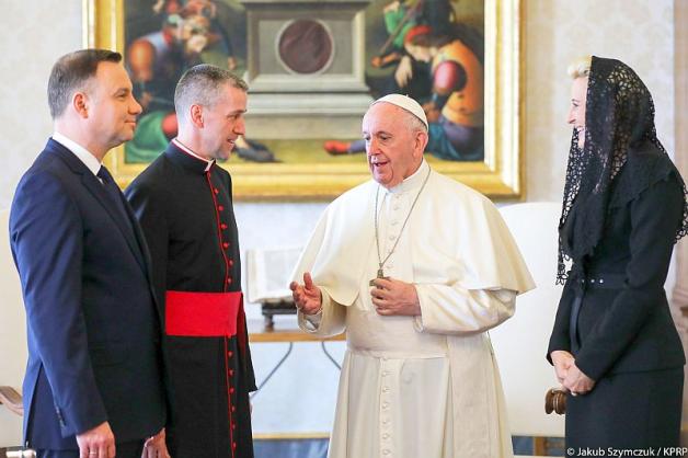 [VIDEO] Telefoniczna rozmowa Prezydenta z Papieżem Franciszkiem o pandemii
