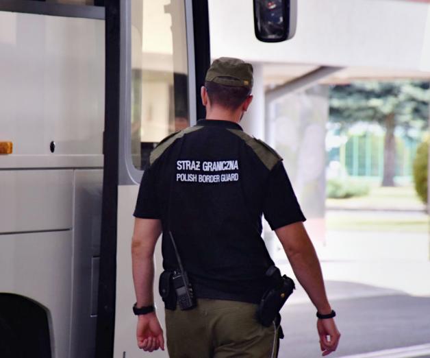 Za nielegalną pracę ośmiu Ukraińców zostanie zobowiązanych do opuszczenia terytorium RP. O karze dla pracodawcy zdecyduje sąd.