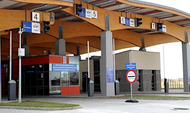 Fałszywi uczniowie na granicy