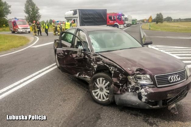 [VIDEO] Policyjny dron zarejestrował wypadek drogowy