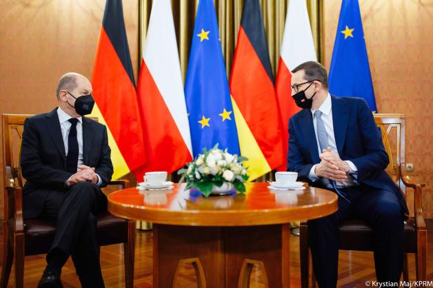 Zmiana rządu w Niemczech to otwarcie nowego rozdziału relacji polsko-niemieckich. Warszawa, po Paryżu i Brukseli, była trzecim punktem na mapie wizyt szefa niemieckiego rządu 