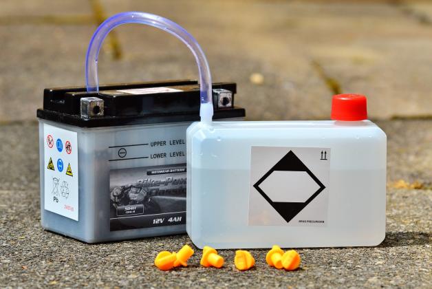 [VIDEO] No i mamy to. Włosi zrobili jadalny akumulator. Ja zamawiam o smaku żurku z kiełbasą